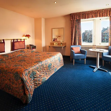 Pannenhuis 3*