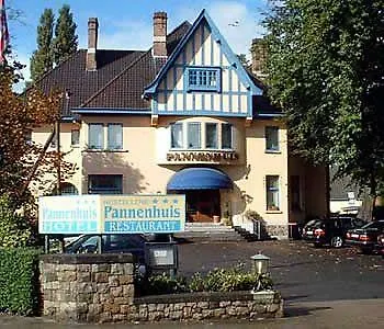 Pannenhuis 3*