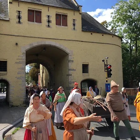 Pannenhuis فندق 3*